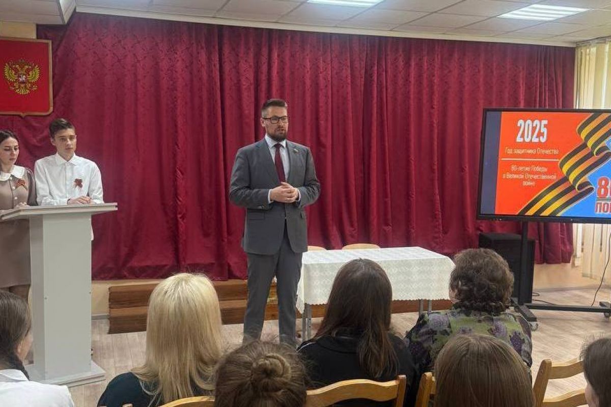 Новую «Парту Героя» открыли в рамках проекта «Единой России» в Смоленском районе