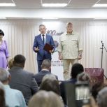 Волгоградские депутаты-единороссы поздравили представителей Краснооктябрьского отделения общества слепых со 100-летием организации