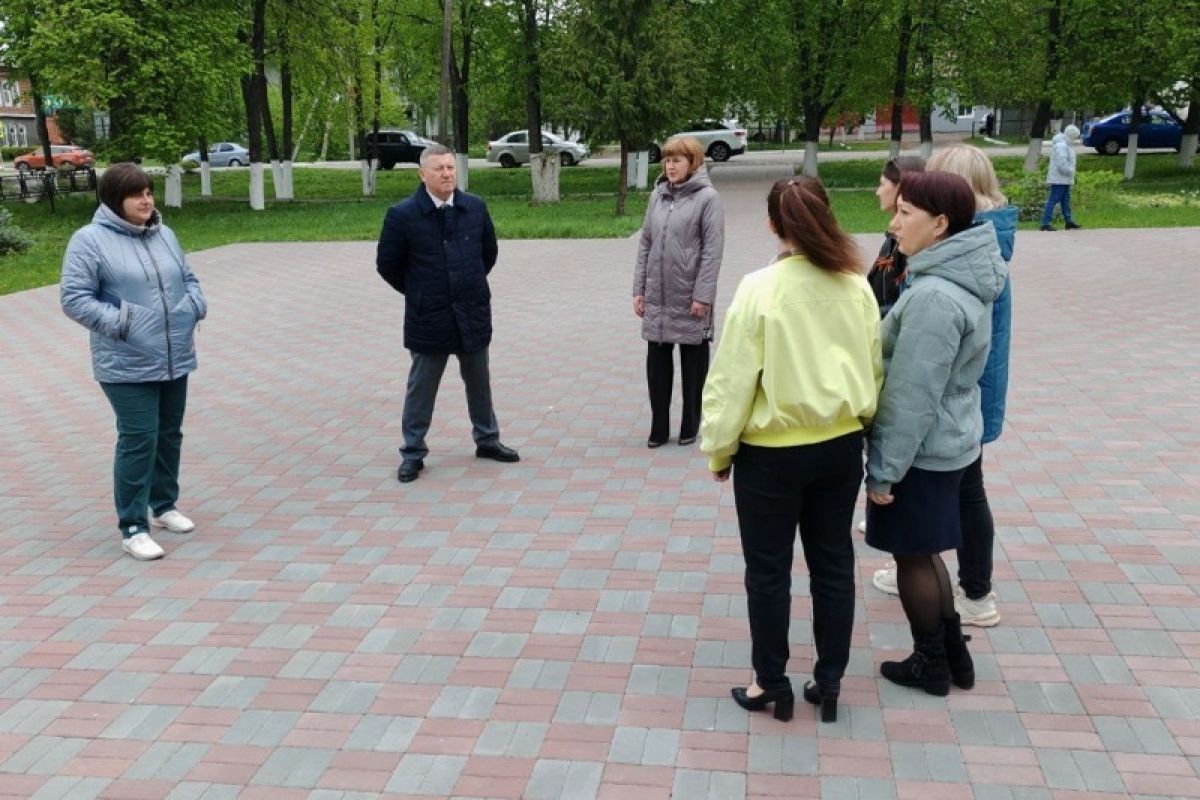 Мемориал «Вечный огонь» проинспектировали староюрьевские единороссы