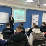 В рамках президентского гранта благовещенских студентов учат основам безопасности за рулем автомобиля