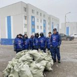 В Магадане прошли субботники, организованные участниками предварительного голосования партии «Единая Россия» – Игорем Розиновым и Русланом Кастоевым