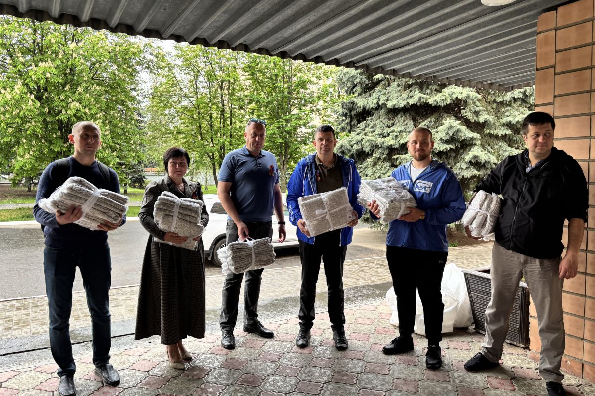 При поддержке «Единой России» 200 комплектов постельного белья доставили в одно из лечебных учреждений