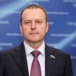 Константин Бахарев: «Единая Россия» защитит детей и подростков от соучастия в финансовых преступлениях