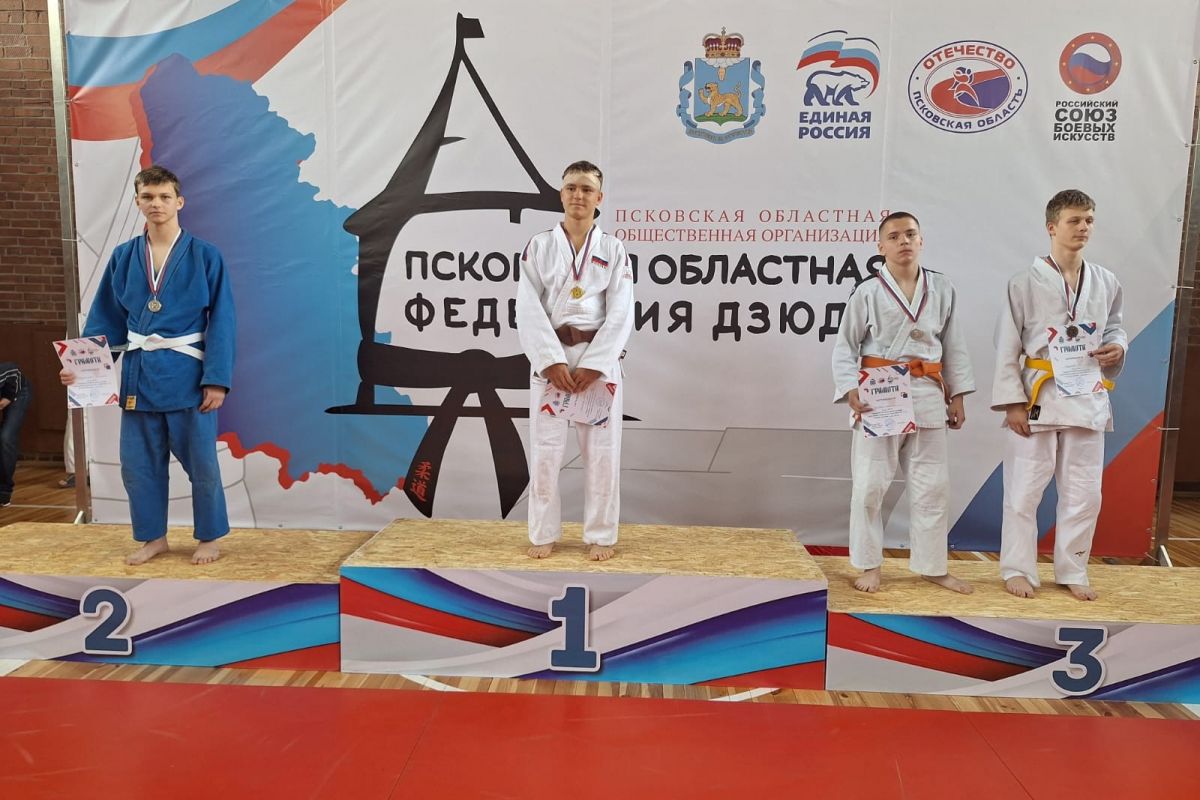 Первенство региона по дзюдо прошло в Великих Луках в минувшие выходные