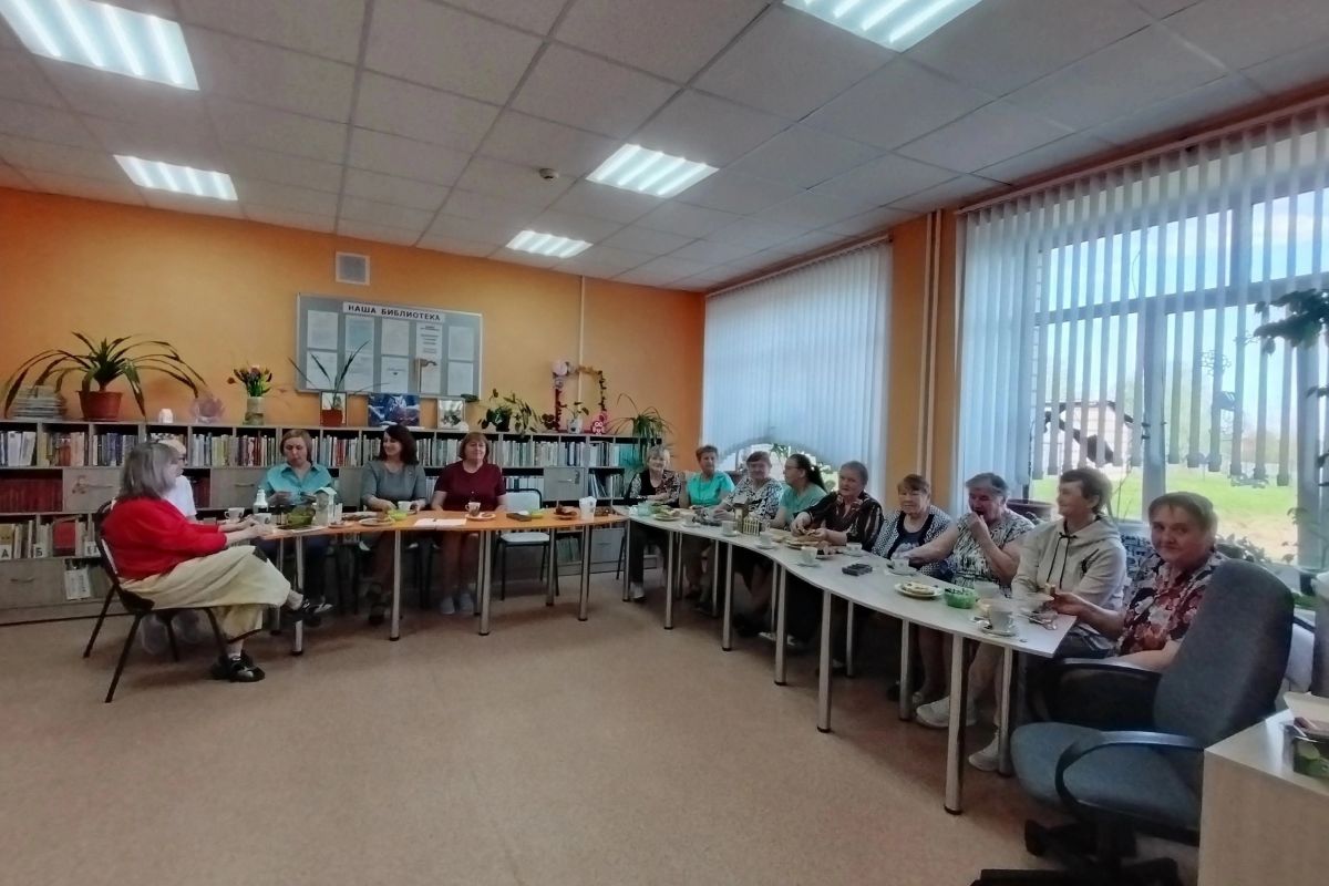 Состоялась очередная встреча женского клуба в ОЗН по Междуреченскому муниципальному округу , в этот раз участницы собрались в с. Шейбухта в уютном обновленном зале библиотеки.