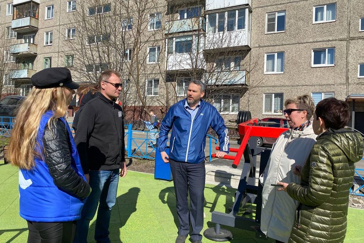 Мониторинговая группа в Мурманске оценила качество работ по благоустройству дворовых территорий