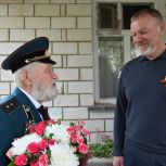 Сергей Горняков поздравил с наступающим Днем Победы урюпинских фронтовиков