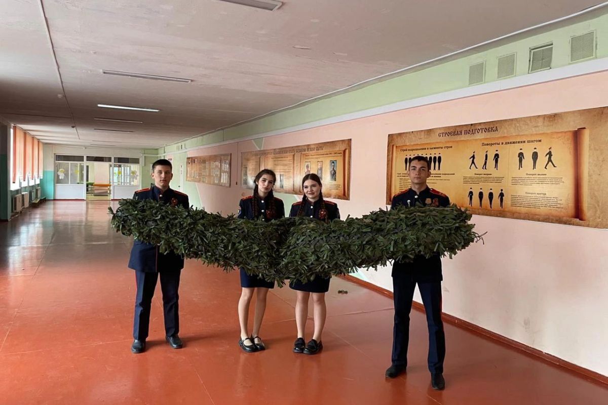 Волонтеры партии «Единая Россия» изготовили маскировочную сеть и закупили аптечки для бойцов на СВО