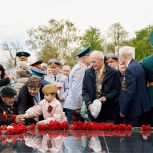 Секретарь регионального отделения партии «Единая Россия» в День Победы возложил цветы к Вечному огню в Нижегородском кремле