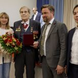 «Они защищали Родину»: Родион Газманов поздравил ветеранов с 80-летием Победы