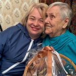 Нижегородские активисты «Единой России» поздравили ветеранов Великой Отечественной войны и тружеников тыла в Донецкой Народной Республике