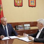 Валентин Суббот провел рабочую встречу с главой администрации Погарского района Сергеем Цыганком