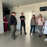 Олег Гаджиев осмотрел помещение для создания «Доброй комнаты» в Северодонецке