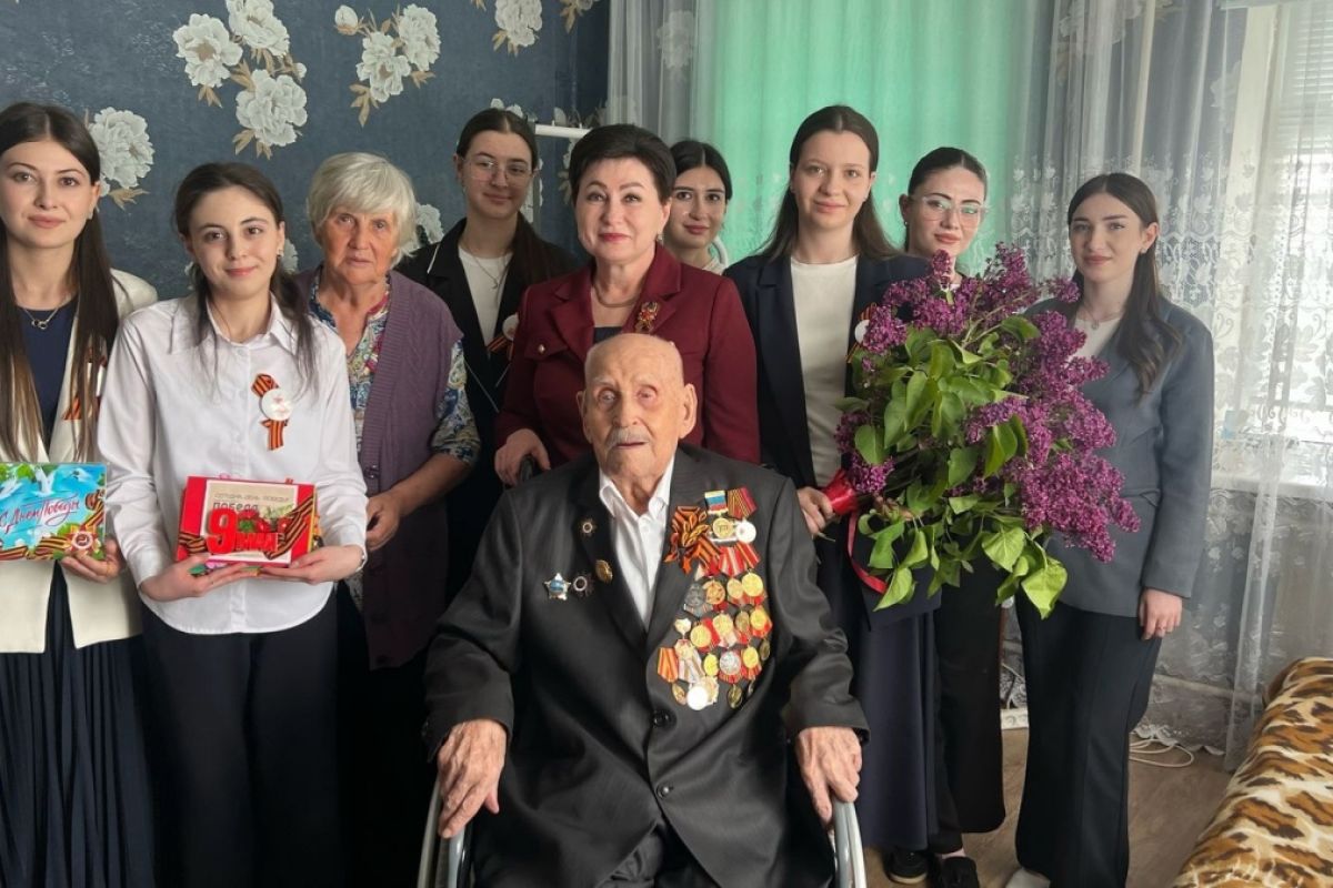 В КЧР «Единая Россия» провела акцию «Подарок ветерану»