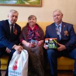 «Спасибо, что помните»: в Заинске единороссы посетили бывшую малолетнюю узницу концлагерей