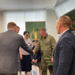 Депутат Мособлдумы Михаил Ждан передал тепловизионный прицел участнику СВО