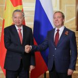 Дмитрий Медведев провёл встречу с Генеральным секретарём ЦК Компартии Вьетнама (КПВ) То Ламом