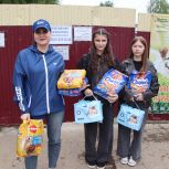 Сторонники «Единой России» привезли подарки приюту для животных