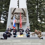 В Республике Алтай зажжен Вечный огонь