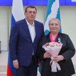 Членам фракции Партии «Единая Россия» в Сахалинской областной Думе вручили медали «Сахалинская область - фронту»