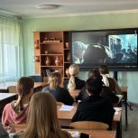 В ЛНР продолжаются кинопоказы «Герои войны – Герои спорта»