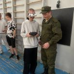 Молодогвардейцы провели занятие по БПЛА в чебоксарской школе