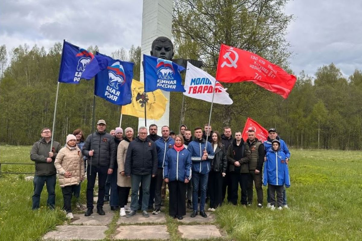 Состоялся автопробег от могилы Александра Матросова в Великих Луках до деревни Чернушки