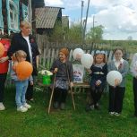 В Нязепетровском округе поздравили труженицу тыла с Днем Победы