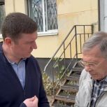 Депутат «Единой России» Алексей Цивилёв взял на контроль ситуацию с высокими счетами на общедомовое электричество в одном из домов в Кировском районе
