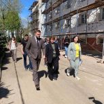 Артём Туров ознакомился с ходом работ в гимназии №1 имени Пржевальского в Смоленске
