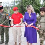 В Стаханове в День Республики открыли сквер Защитников Отечества