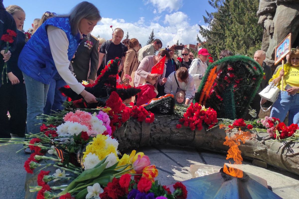 На главном мемориальном комплексе города Златоуста состоялся торжественный митинг в честь Дня Победы