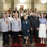 «Единая Россия» организовала встречу школьников из Твери с депутатами Госдумы — участниками СВО, локальных войн и вооружённых конфликтов