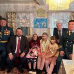 Сергей Демидов посетил ветерана Великой Отечественной войны Анну Гунину