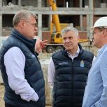 Игорь Бабушкин проинспектировал строительство школы в Ленинском районе