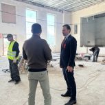 Депутат «Единой России» Александр Ремета провел мониторинг капремонта дома культуры Мартыновского района