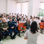 Встречу школьников с участником СВО и родными бойцов организовали тюменские единороссы