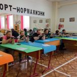 Сенатор РФ Денис Гусев побывал в физкультурно-оздоровительном комплексе «Звёздный» посёлка Красное