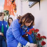 Возложения, акции, авто и мотопробеги: Партийный актив «Единой России» проводит мероприятия в День 80-летия Победы