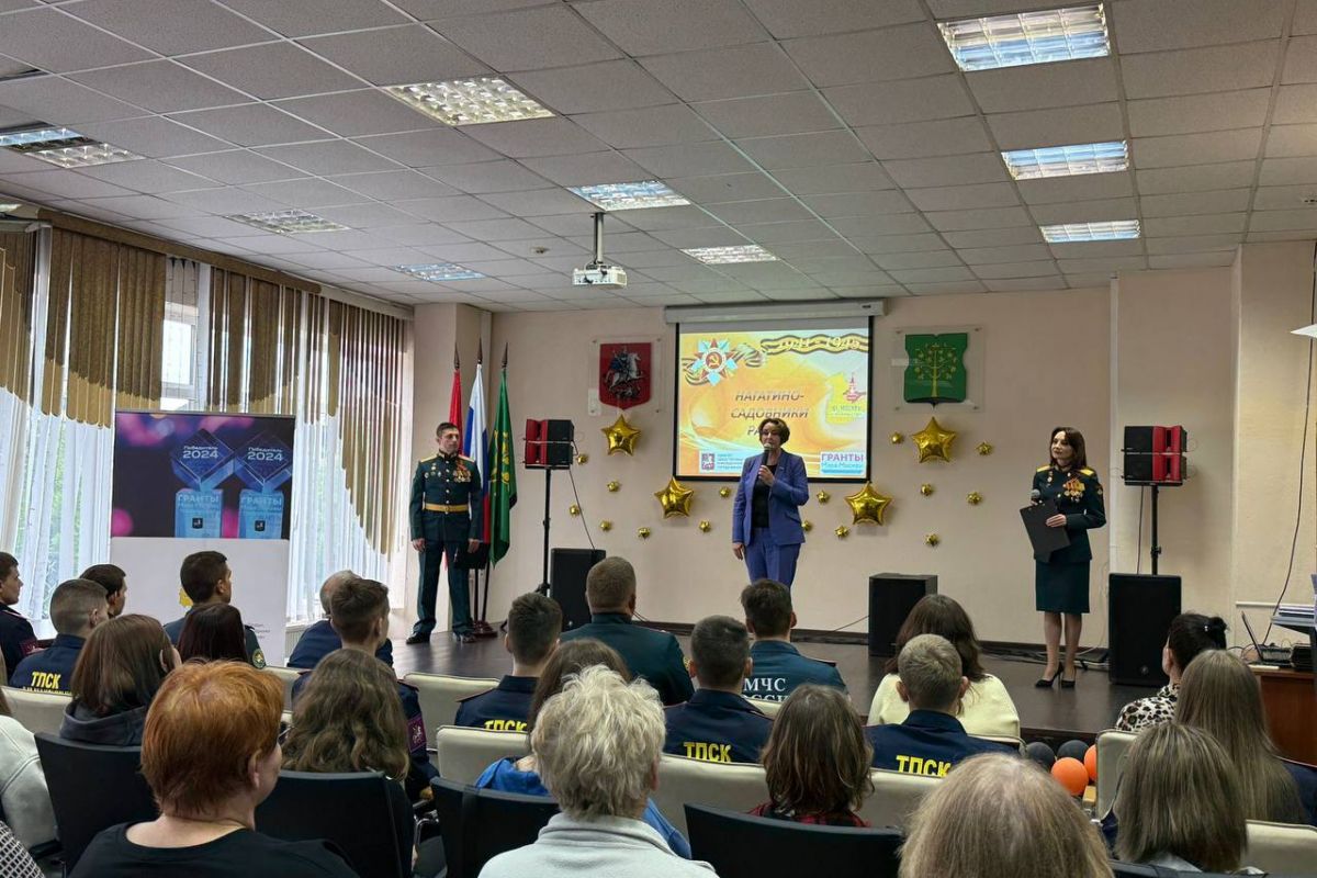 Депутат Госдумы Светлана Разворотнева провела патриотический урок в Нагатино-Садовниках