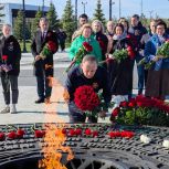 Память о Победе: церемонии возложения цветов в Зайцево и Гатчине