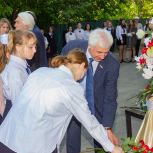 Александр Ломовцев принял участие в открытии мемориальной доски Виталию Лебедеву