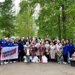 «Молодая Гвардия» и «Единая Россия» провели акцию «Концерт под окнами ветерана» в Казани