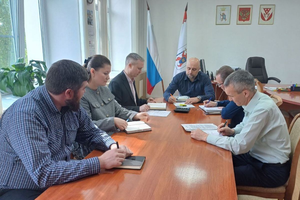 В Советском районе обсудили меры по борьбе с заброшенными сельхозугодьями и сохранению посевов