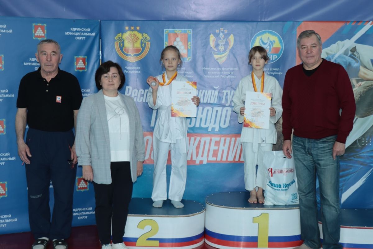 В спортивной школе «Присурье» состоялся турнир по дзюдо «Возрождение»