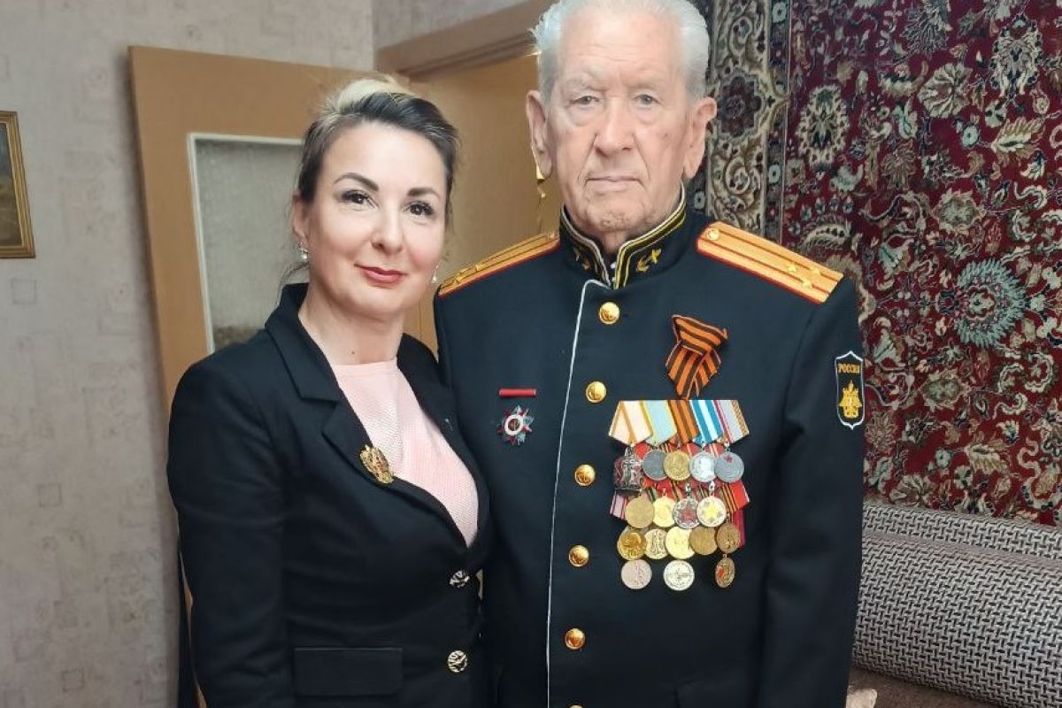 Ветерана Николая Токарева поздравили с 80-й годовщиной Великой Победы