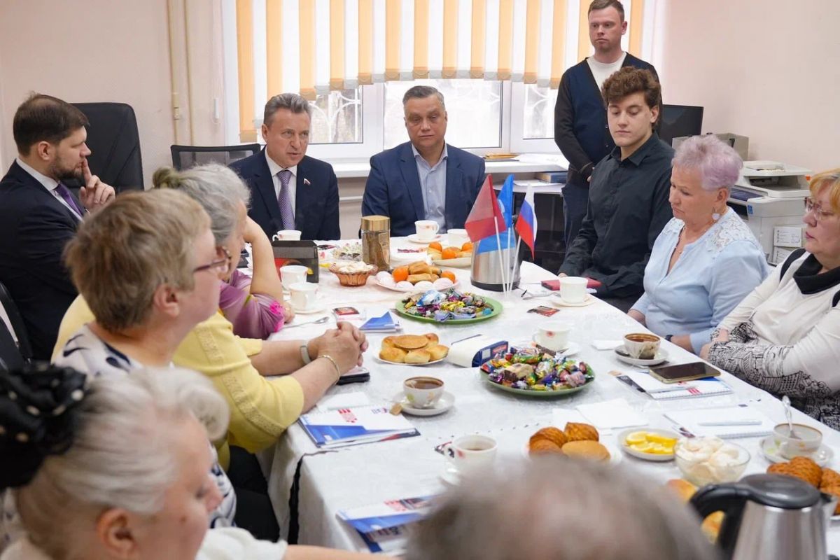 Анатолий Выборный встретился с активом молодежных организаций и Советом ветеранов района Южное Тушино