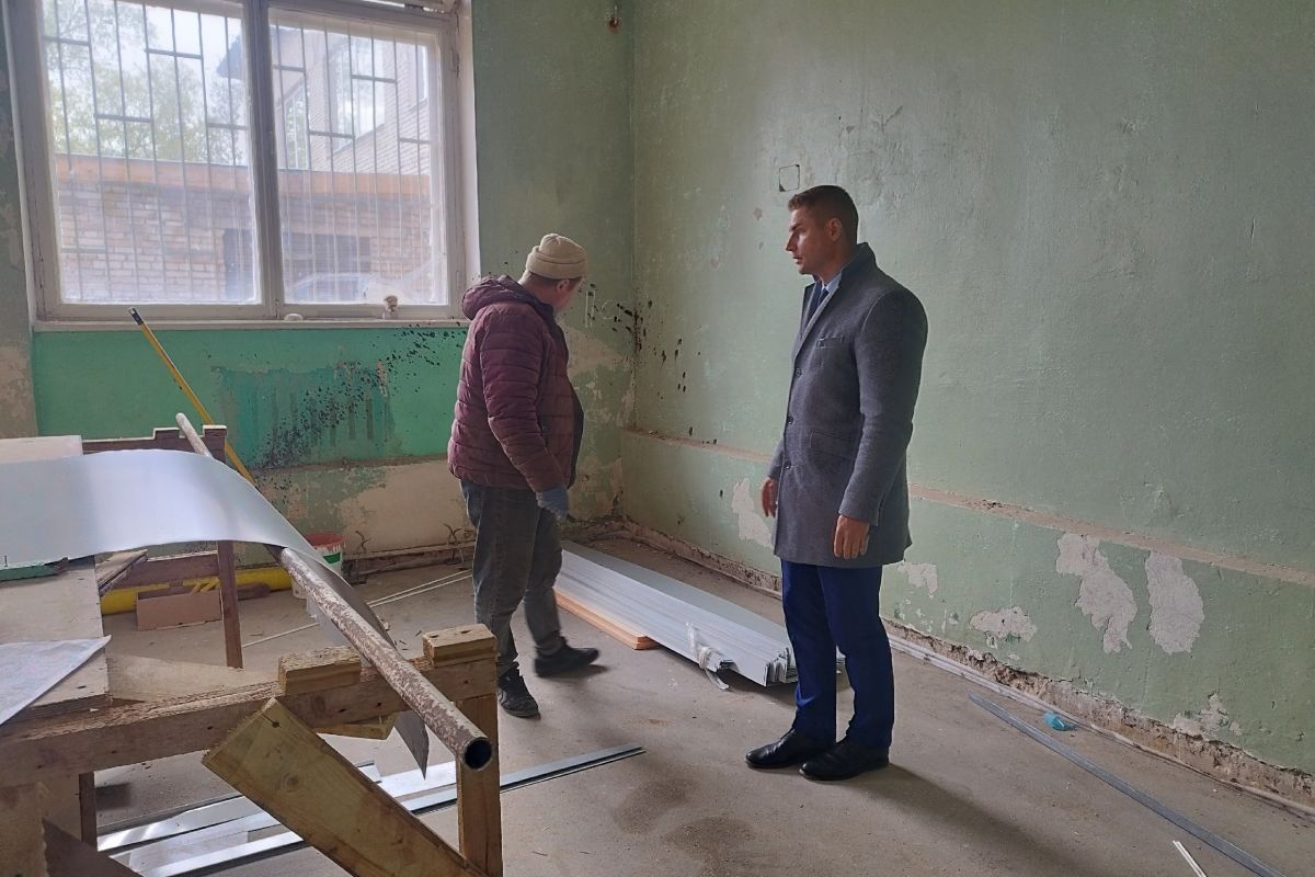 В Пролетарской школе приступили к ремонту крыши