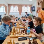 Карталинские единороссы приняли участие в организации шахматного турнира