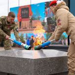 «Храним огонь Победы»: Петербург присоединился ко всероссийской акции, в ходе которой одновременно зажглись десятки Вечных огней